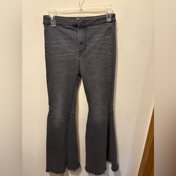 Free People | Just Float On Bell Bottom Flare Jeans Washed Black Gray Raw Hem 26 - Picture 3 of 9